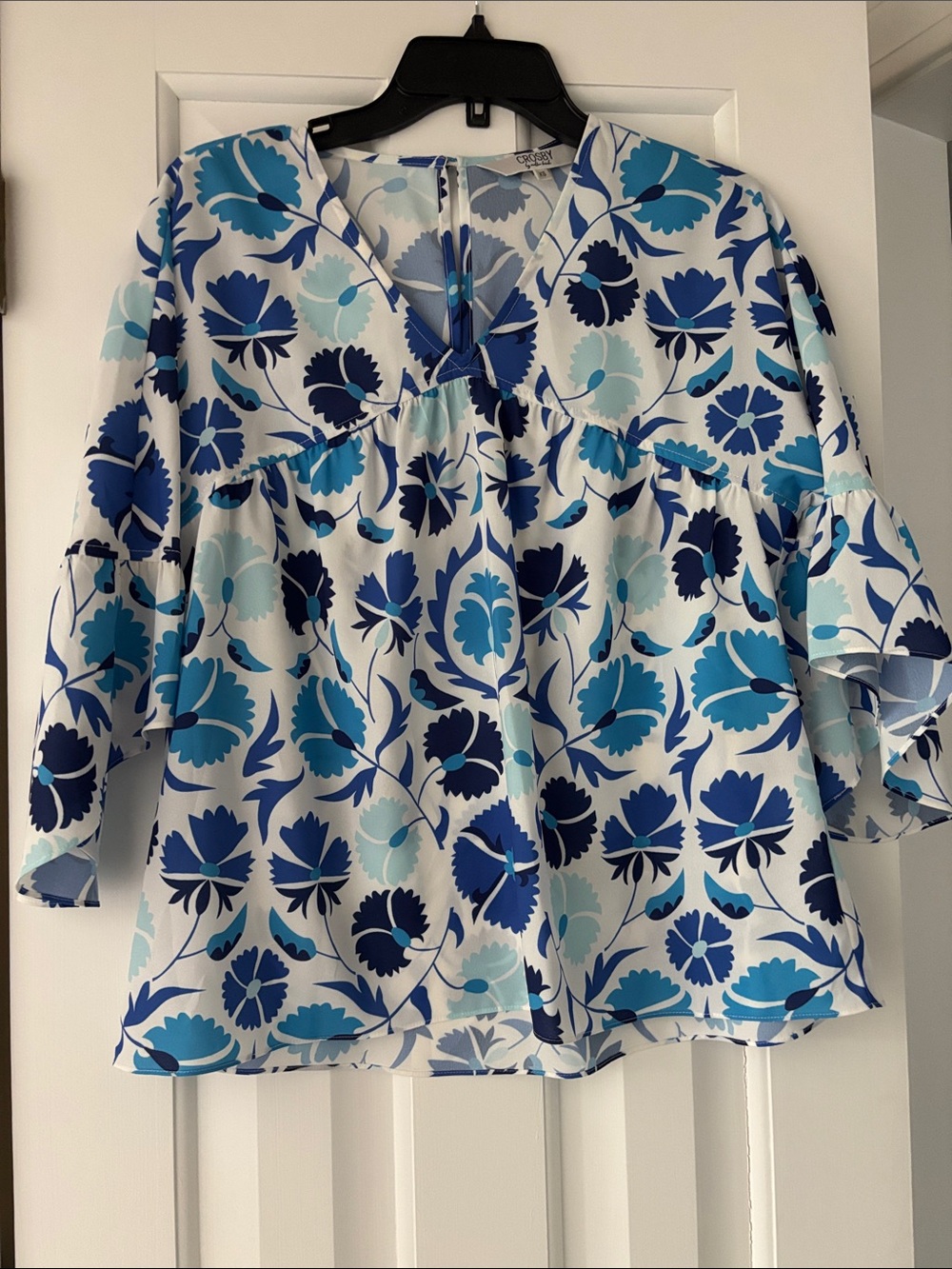 CROSBY by Mollie Burch White Blue Floral V-Neck Ruffle Sleeve Blouse 3/4 length